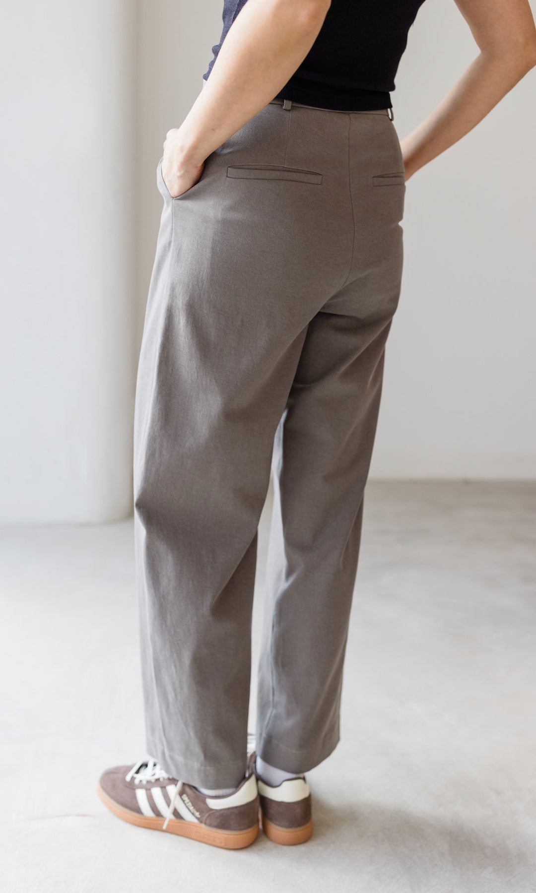 Bundfaltenhose | Klassische Hose mit Faltenbund für Damen