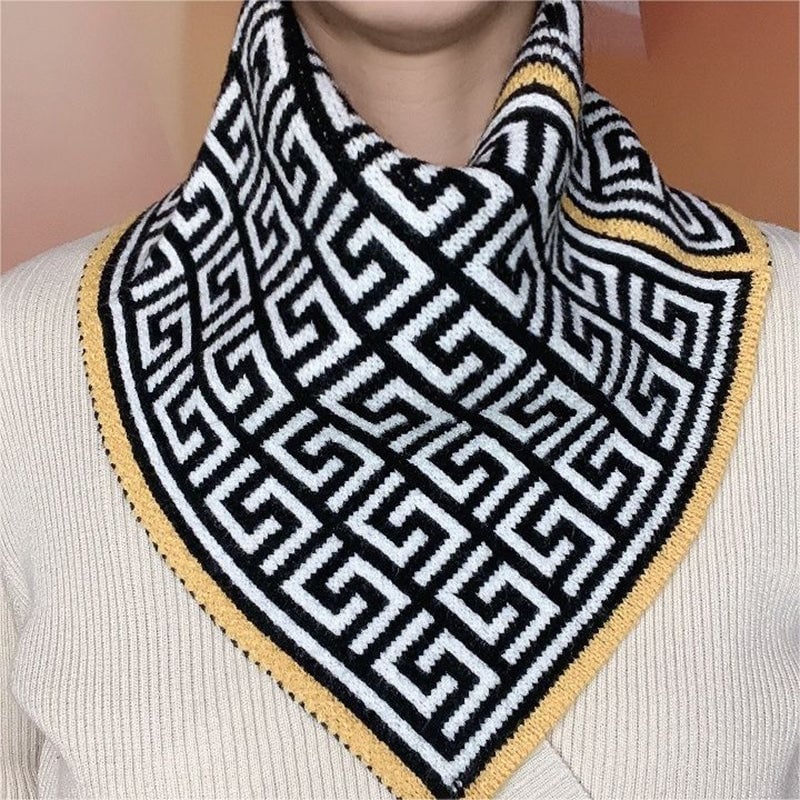 Sciarpa triangolare da donna | Morbida e leggera, versatile da indossare come sciarpa o collo | 36x30 cm | Fantasie