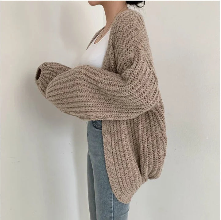 Damen Oversize Strickjacke mit Puffärmeln | Grobstrick Cardigan mit offener Front und weiter Passform für Herbst und Winter