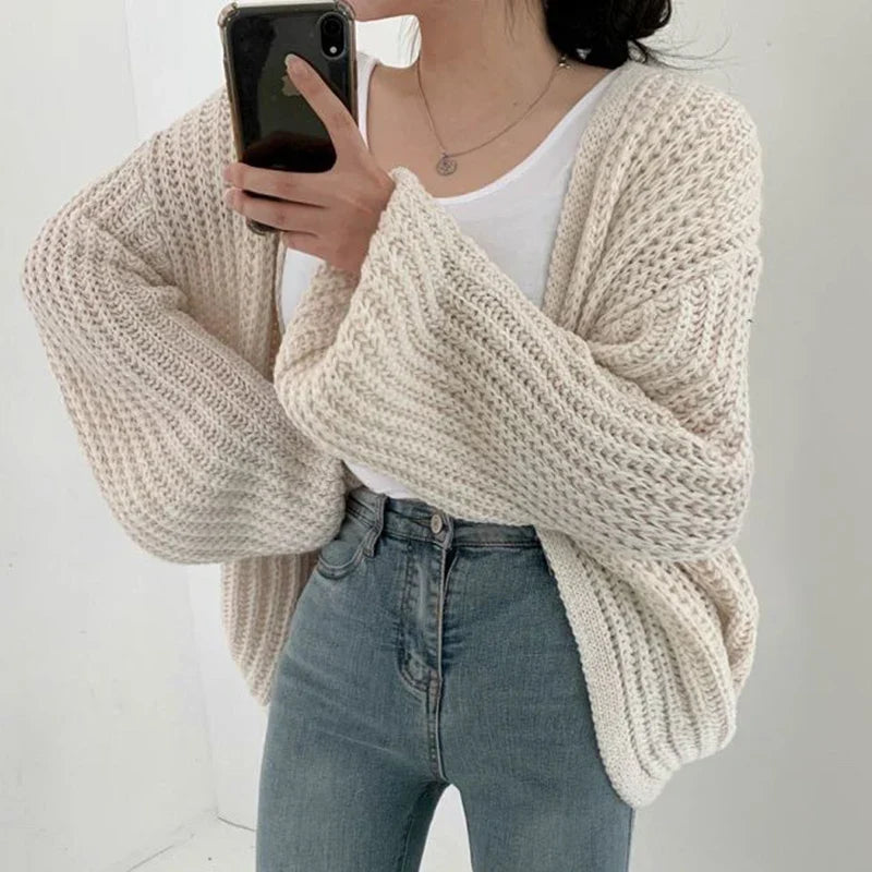Damen Oversize Strickjacke mit Puffärmeln | Grobstrick Cardigan mit offener Front und weiter Passform für Herbst und Winter