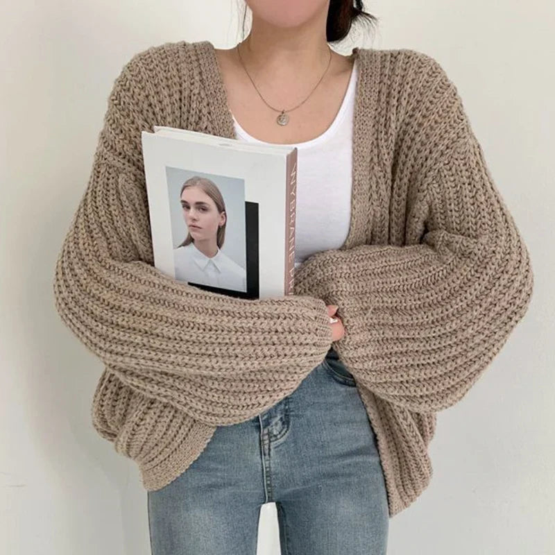 Damen Oversize Strickjacke mit Puffärmeln | Grobstrick Cardigan mit offener Front und weiter Passform für Herbst und Winter