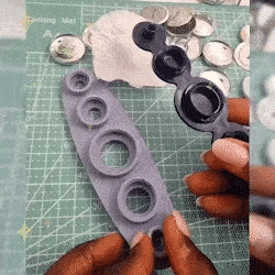 Set per creare bottoni in tessuto con un tocco | Bottoni auto-adesivi in 5 misure (11–29 mm) | Include modelli per tessuto | Crea bottoni velocemente senza pressa