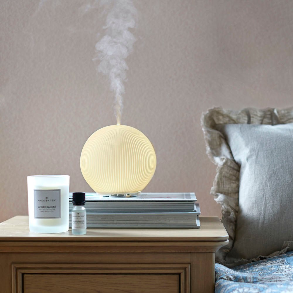 Aroma-Diffusor aus Keramik | Ultraschall-Luftbefeuchter mit Fernbedienung, Atemcoach und bis zu 6 Stunden Laufzeit