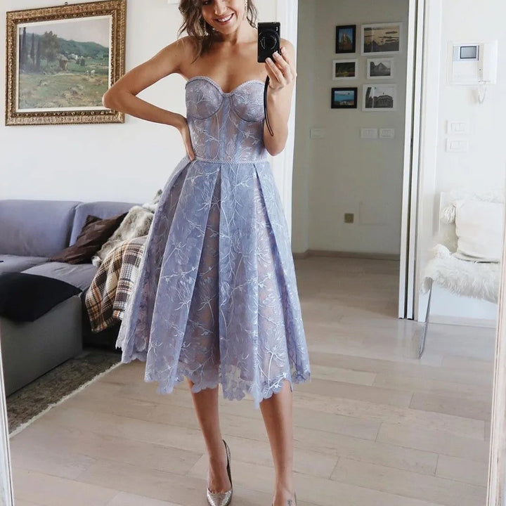 Vestito midi con top corsetto in pizzo e satin | Vestibilità sagomata e silhouette elegante | Festivo per serate, eventi e occasioni speciali