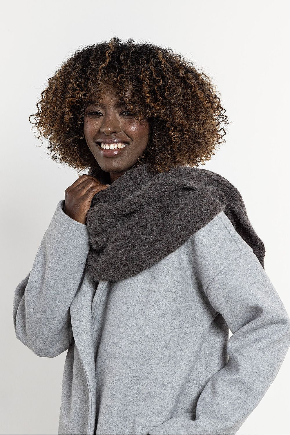 Winterschal aus Mohair- und Wollmix | Langer, flauschiger Schal mit elastischer Rippstruktur für Alltag und elegante Winterlooks