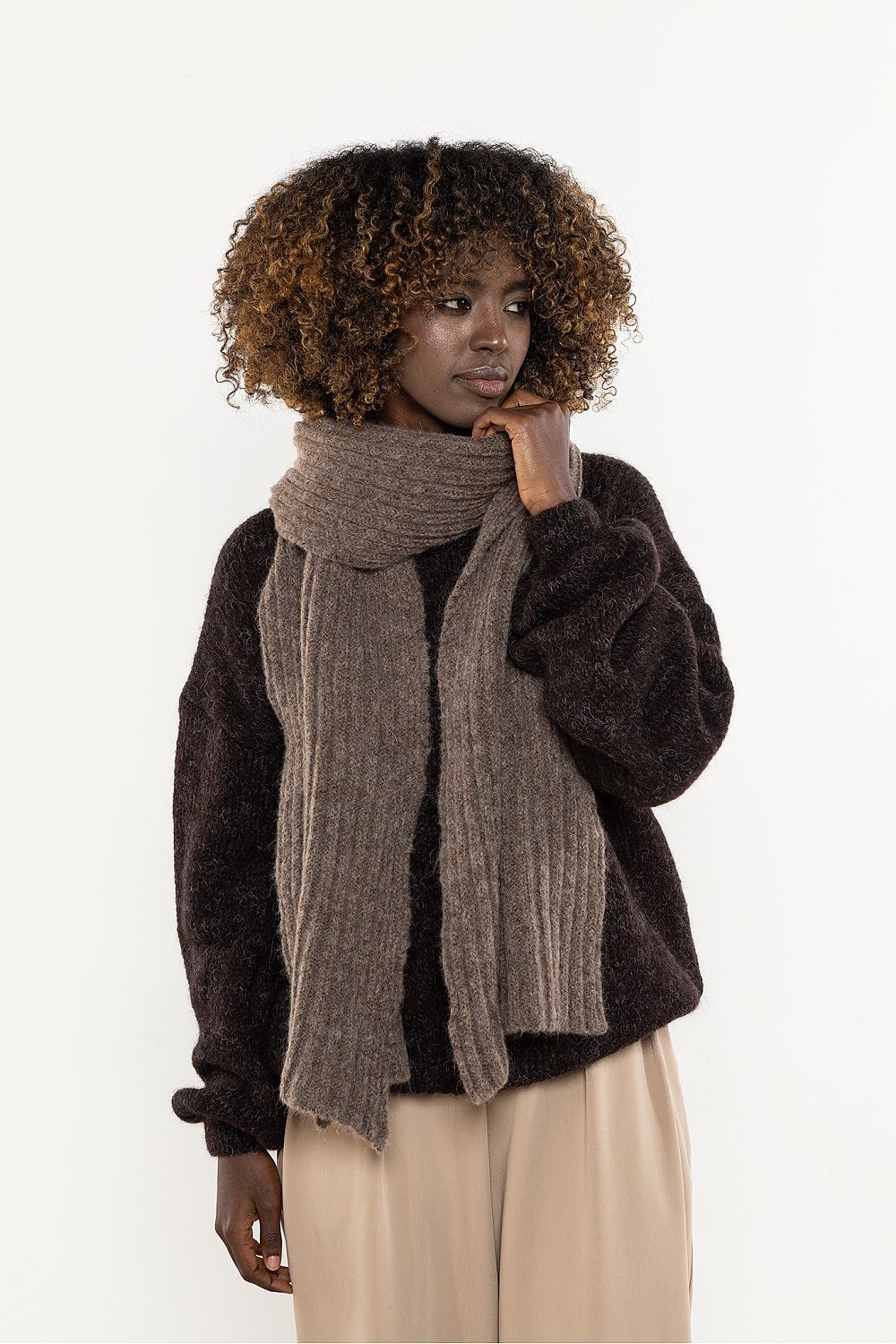 Winterschal aus Mohair- und Wollmix | Langer, flauschiger Schal mit elastischer Rippstruktur für Alltag und elegante Winterlooks