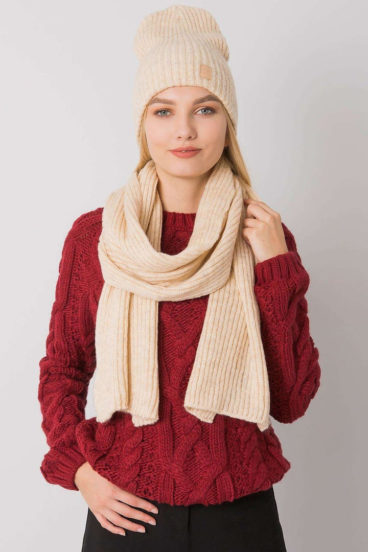 Wintermütze und Schal Set aus weichem Strick | Zweiteiliges Winterset mit passender Mütze und Schal für kalte Tage | Made in Poland