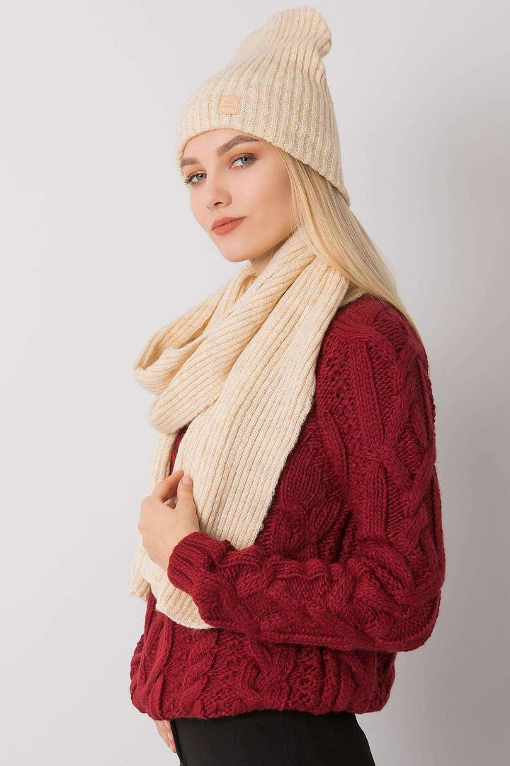 Wintermütze und Schal Set aus weichem Strick | Zweiteiliges Winterset mit passender Mütze und Schal für kalte Tage | Made in Poland