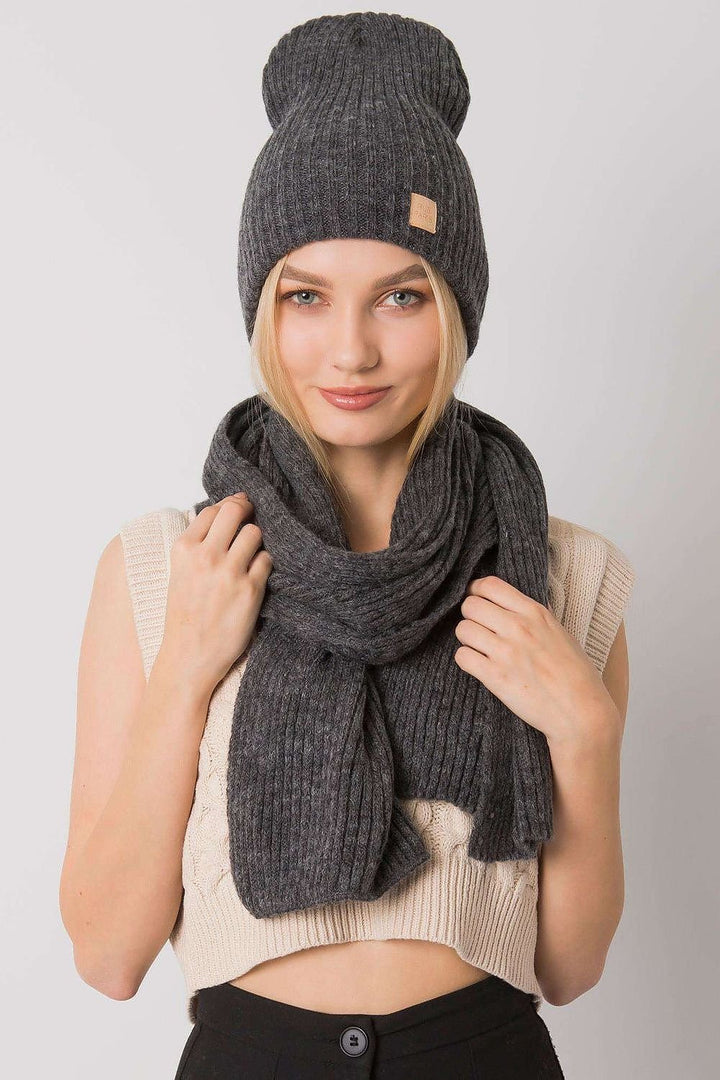 Wintermütze und Schal Set aus weichem Strick | Zweiteiliges Winterset mit passender Mütze und Schal für kalte Tage | Made in Poland