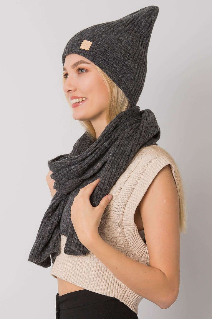 Wintermütze und Schal Set aus weichem Strick | Zweiteiliges Winterset mit passender Mütze und Schal für kalte Tage | Made in Poland