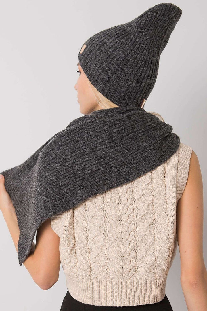 Wintermütze und Schal Set aus weichem Strick | Zweiteiliges Winterset mit passender Mütze und Schal für kalte Tage | Made in Poland
