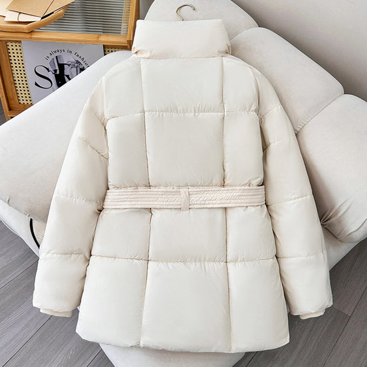 Damen Winterjacke mit Gürtel | Warm gefütterte Steppjacke mit hohem Kragen, verdecktem Reißverschluss und taillierter Passform
