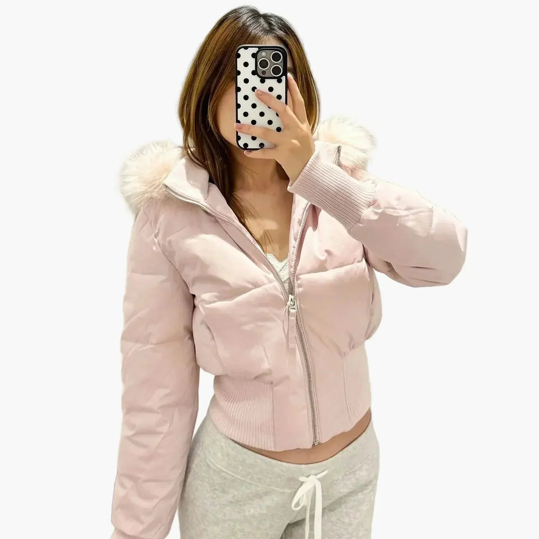 Damen kurze Steppjacke mit Kapuze | Voluminöse Steppjacke mit Reißverschluss und Rippbündchen für Alltag und kühle Tage