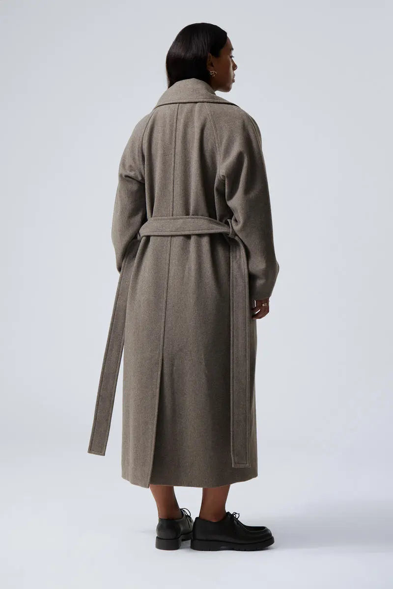 Damen Mantel lang mit Reverskragen | Zweireihiger Mantel mit Knopfverschluss, geradem Schnitt und Seitentaschen für elegante Outfits