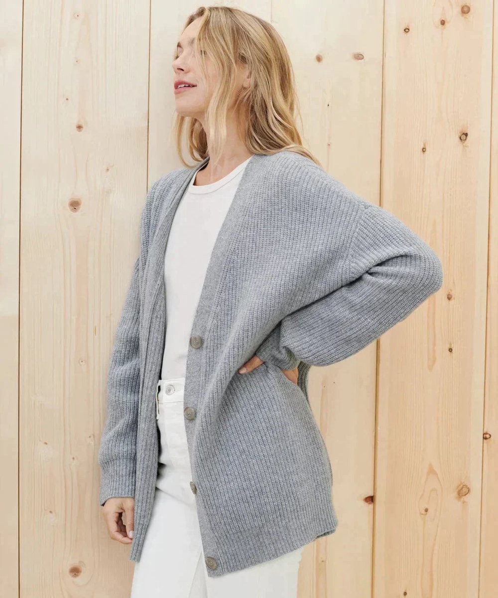 Damen Kaschmir-Cardigan mit V-Ausschnitt | Oversized Strickjacke aus 100 % Kaschmir mit Knopfleiste und gerippten Bündchen