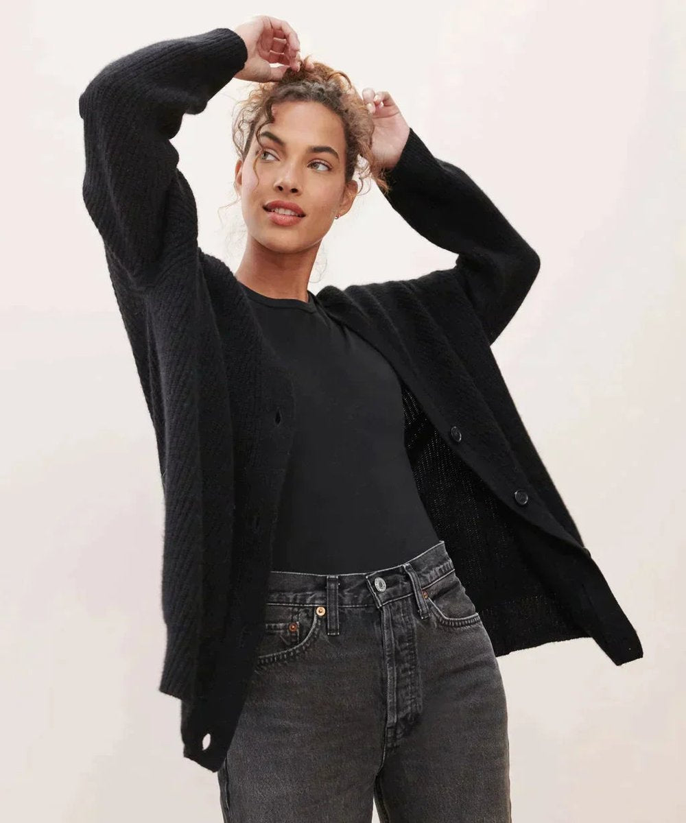Damen Kaschmir-Cardigan mit V-Ausschnitt | Oversized Strickjacke aus 100 % Kaschmir mit Knopfleiste und gerippten Bündchen