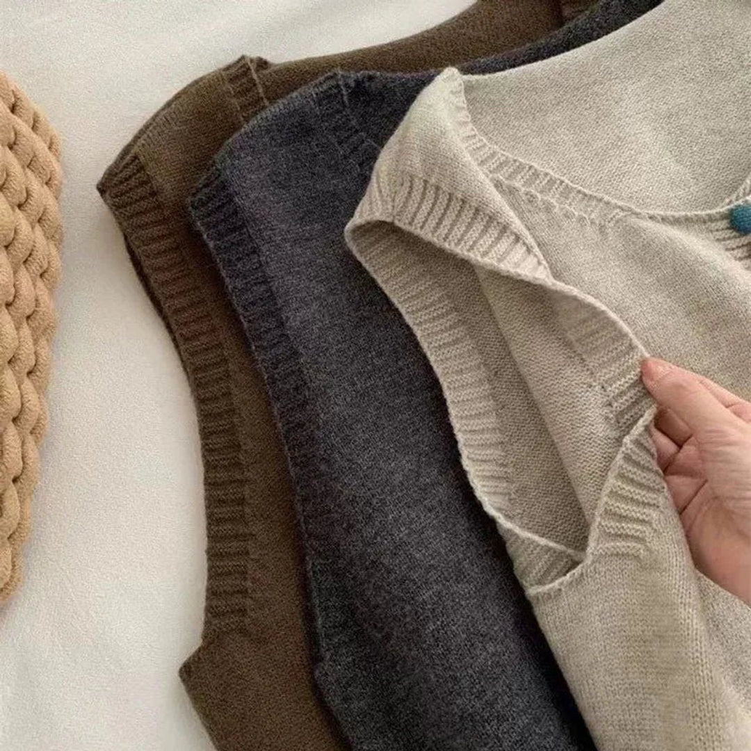 Damen Strickweste mit bunten Knöpfen | Ärmellose Strickjacke mit Rundhalsausschnitt, weicher Strickstruktur und lockerer Passform