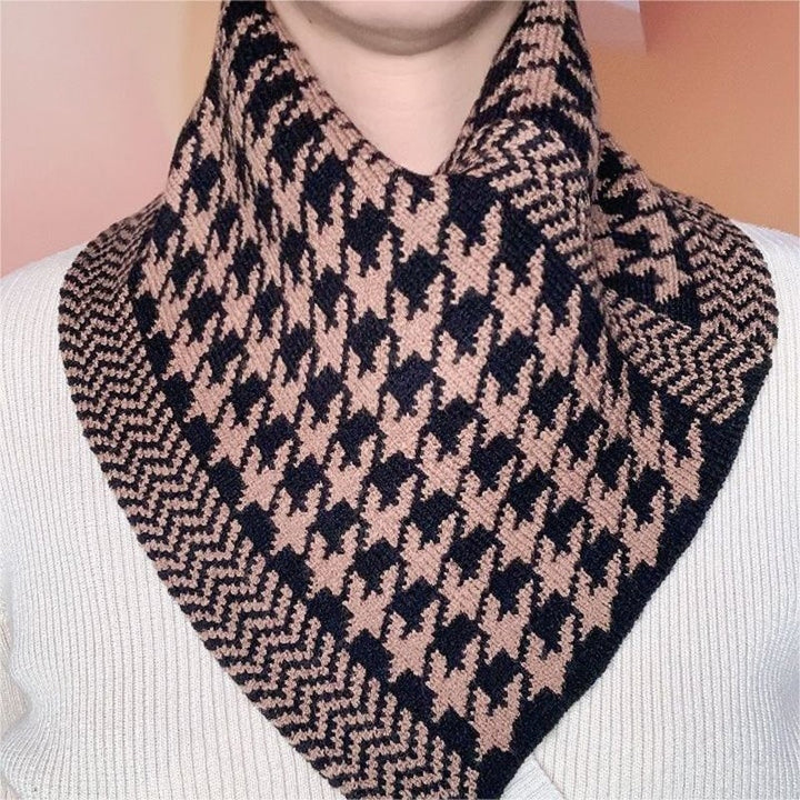 Sciarpa triangolare da donna | Morbida e leggera, versatile da indossare come sciarpa o collo | 36x30 cm | Fantasie