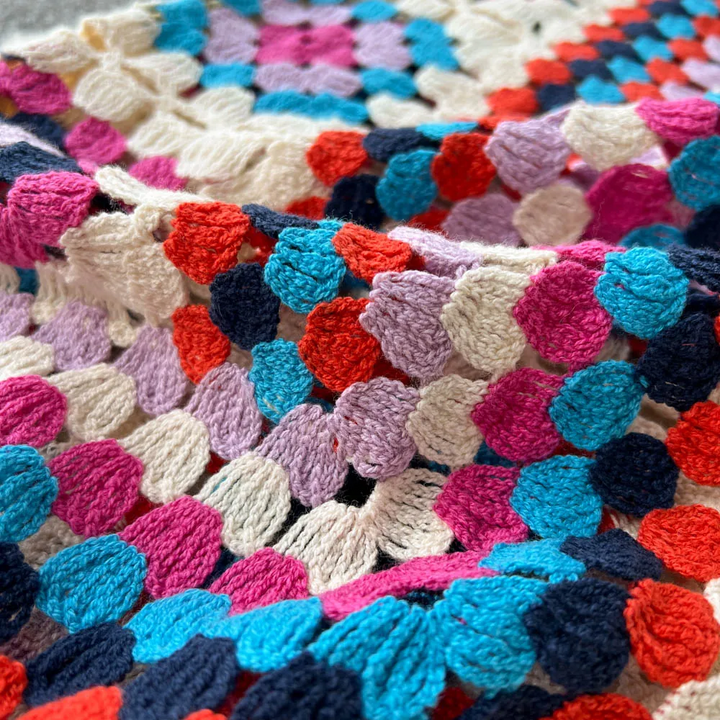 Olivia | Bunte Strickjacke für kreative Outfits