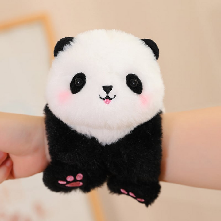 Plüsch Schnapp-Armband mit Cartoonfigur | Weiches Stoffarmband | Lustiges Kinderaccessoire | CharmeManschette