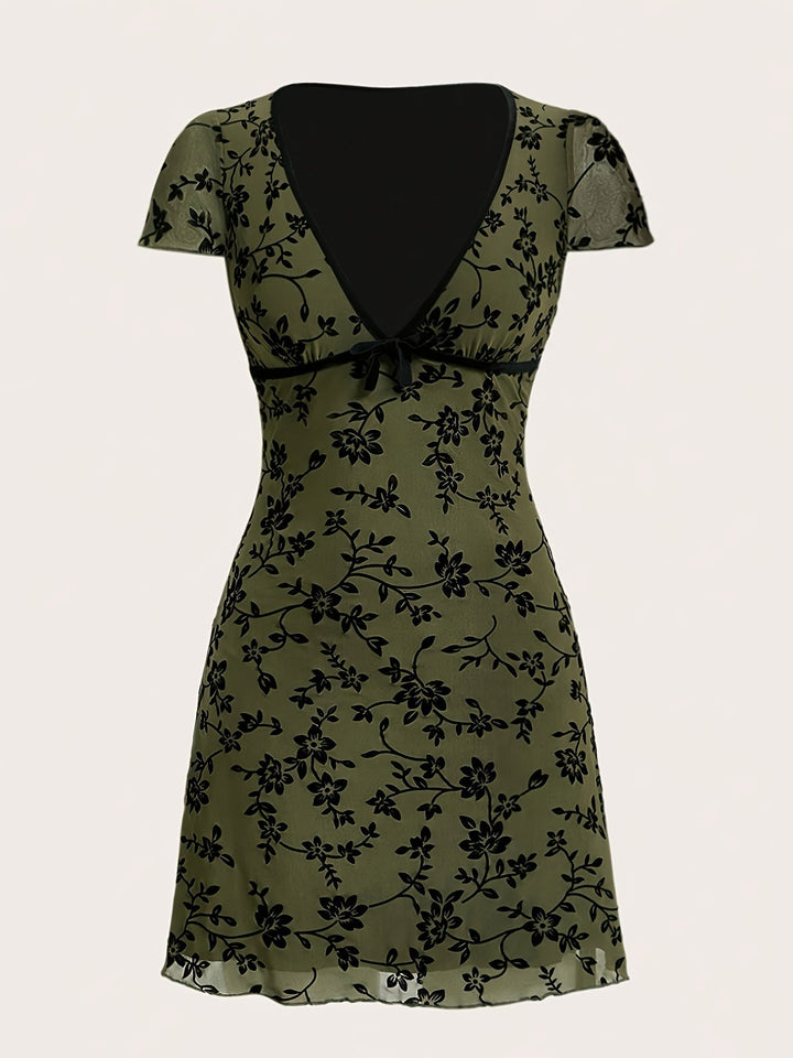 Blumiges Strickkleid mit V-Ausschnitt | A-Linie mit schwarzer Einfassung | Weich, elastisch, elegant für Alltag &amp; Anlass