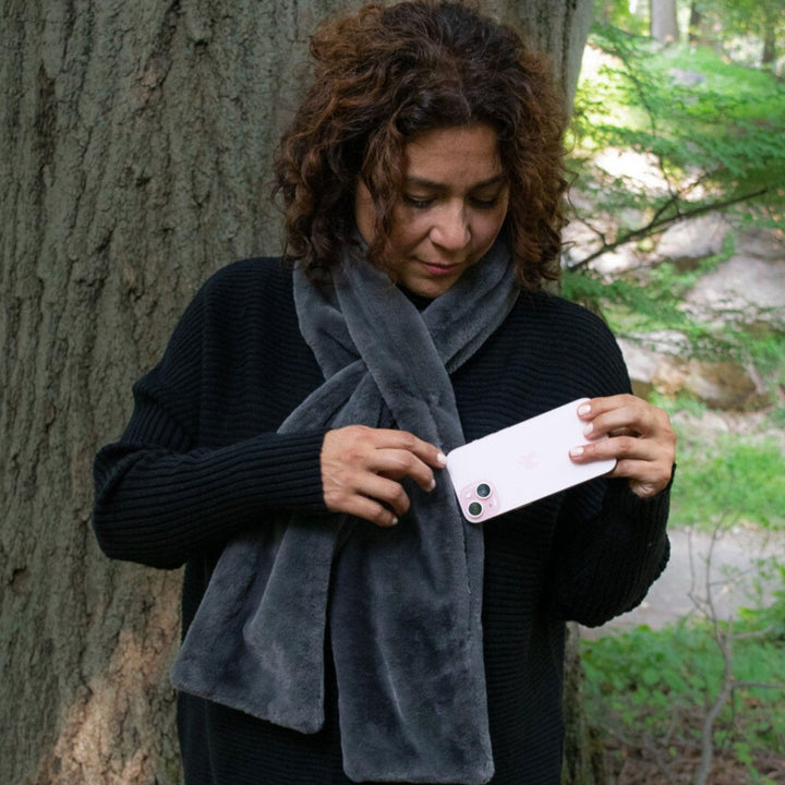 Damen Schal aus Kunstfell mit Verstecktem Reißverschlussfach | Warmer Loop-Schal mit Durchzieh-Design | Stilvoll &amp; Praktisch für Alltag und Reisen