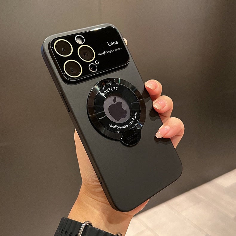 Magnetic iPhone Case | Compatible with wireless charging | Integrated stand, camera lens protection | Anti-fingerprint, clear PC