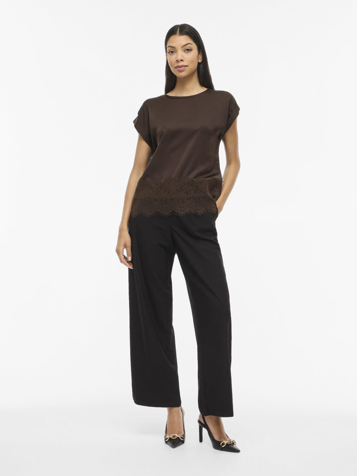 Damen Bluse | Kurzarmbluse mit Rundhalsausschnitt, Spitzensaum und weich fallender Optik