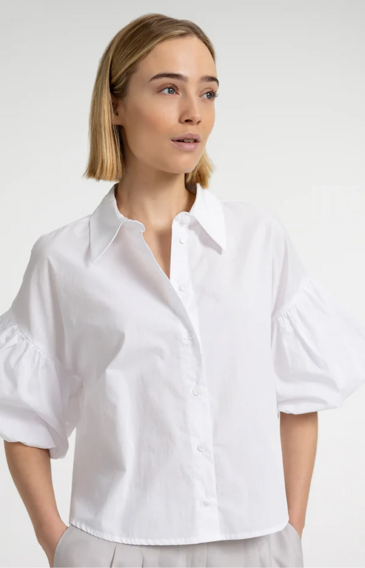 Damen Bluse | Oversize-Bluse mit kurzen Ballonärmeln, Kragen und Knopfleiste