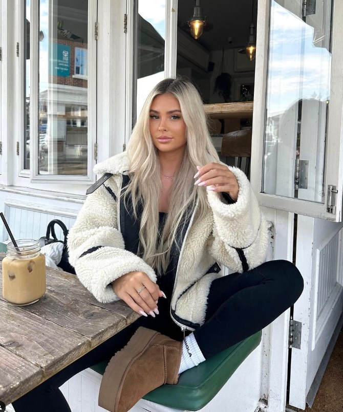 Damen Teddyjacke Weiß | Winterjacke aus Teddy-Material mit langen Ärmeln und gerader Silhouette für vielseitige Winterlooks