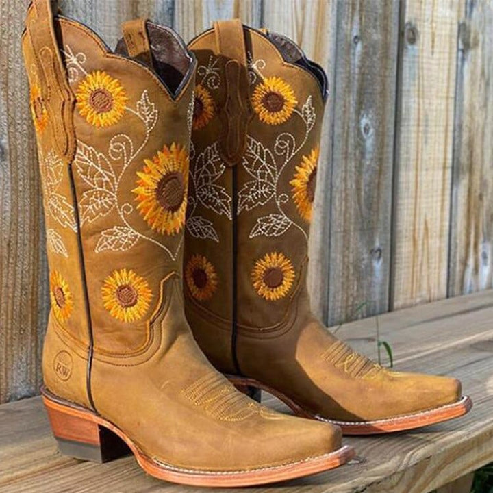 Damen Westernstiefel mit weitem Schaft | Kniehohe Cowboystiefel mit Sonnenblumen-Stickerei, Blockabsatz und spitzer Schuhspitze