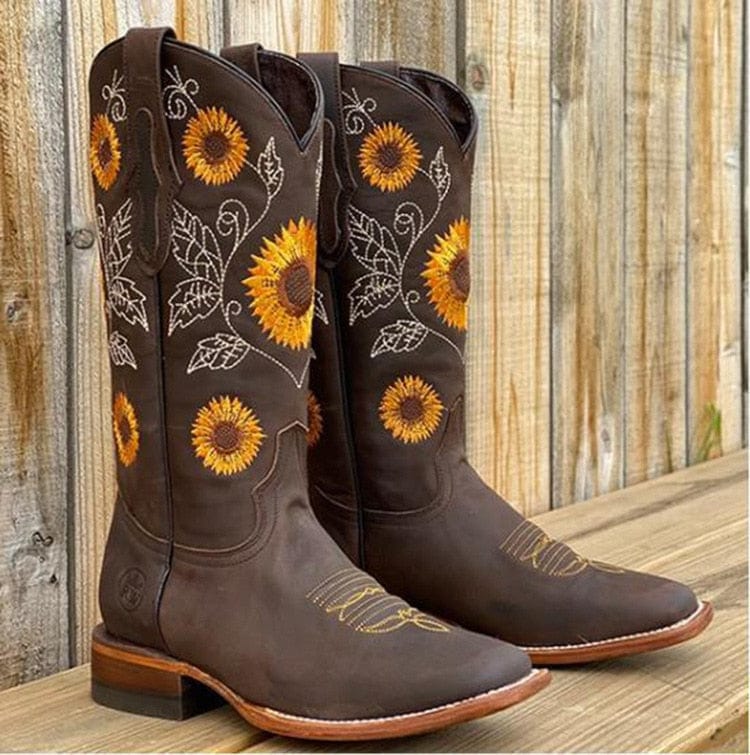Damen Westernstiefel mit weitem Schaft | Kniehohe Cowboystiefel mit Sonnenblumen-Stickerei, Blockabsatz und spitzer Schuhspitze