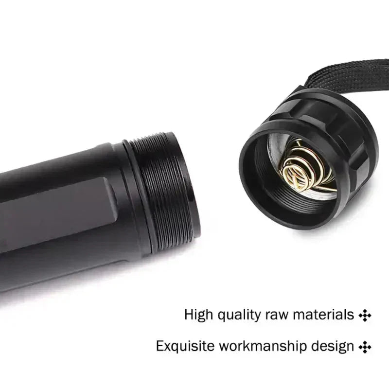 Taktische LED-Taschenlampe mit 90.000 Lumen | IP65 wasserdicht &amp; Zoom-Fokus | Robustes Outdoor-Design