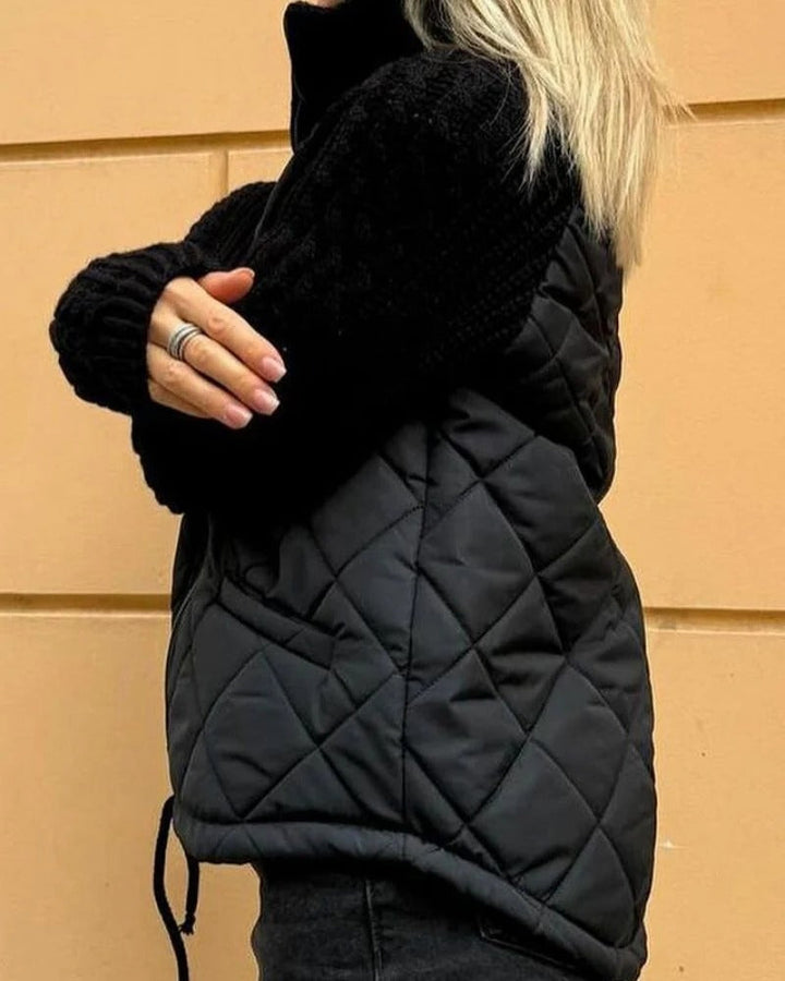 Damen Steppjacke mit hohem Kragen | Figurbetonte Jacke mit Strickärmeln, Reißverschluss und Taschen für Alltag und Freizeit