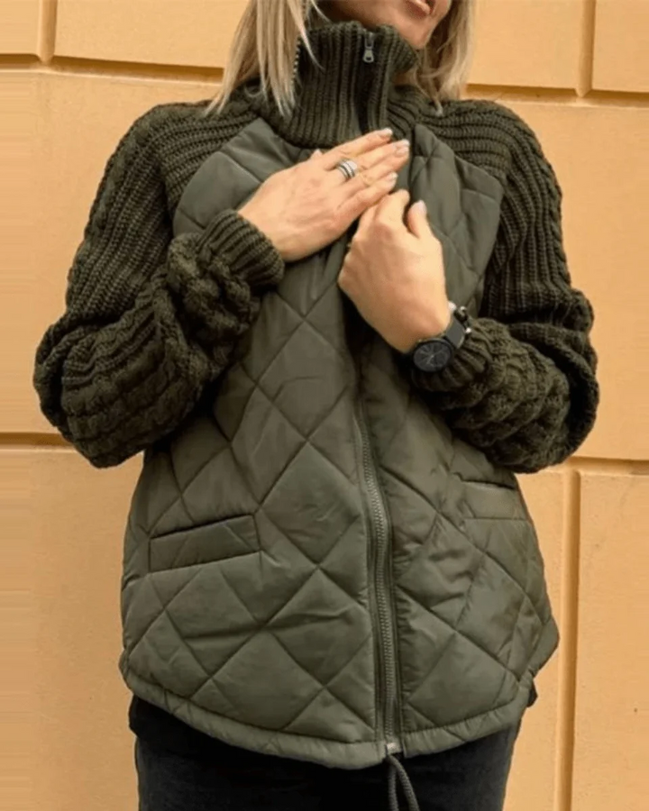 Damen Steppjacke mit hohem Kragen | Figurbetonte Jacke mit Strickärmeln, Reißverschluss und Taschen für Alltag und Freizeit