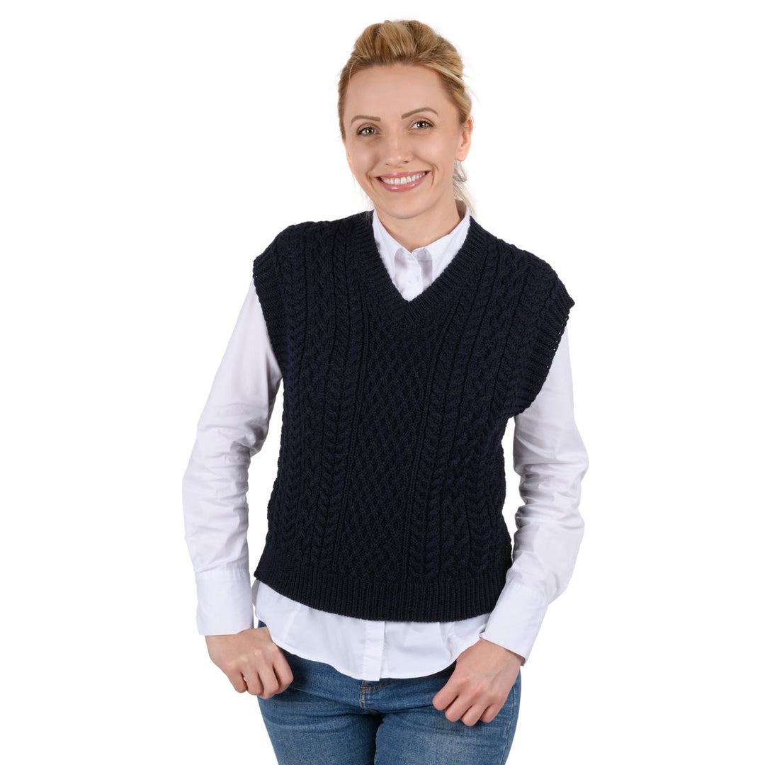 Damen Pullunder | Kurzer Strickpullunder mit Zopfmuster und weiten Armausschnitten