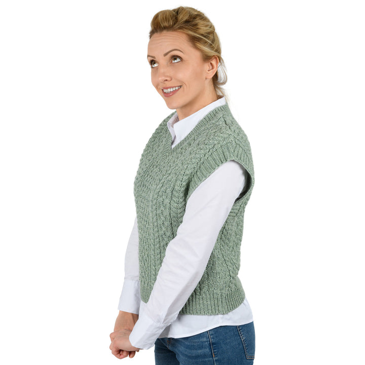 Damen Pullunder | Kurzer Strickpullunder mit Zopfmuster und weiten Armausschnitten