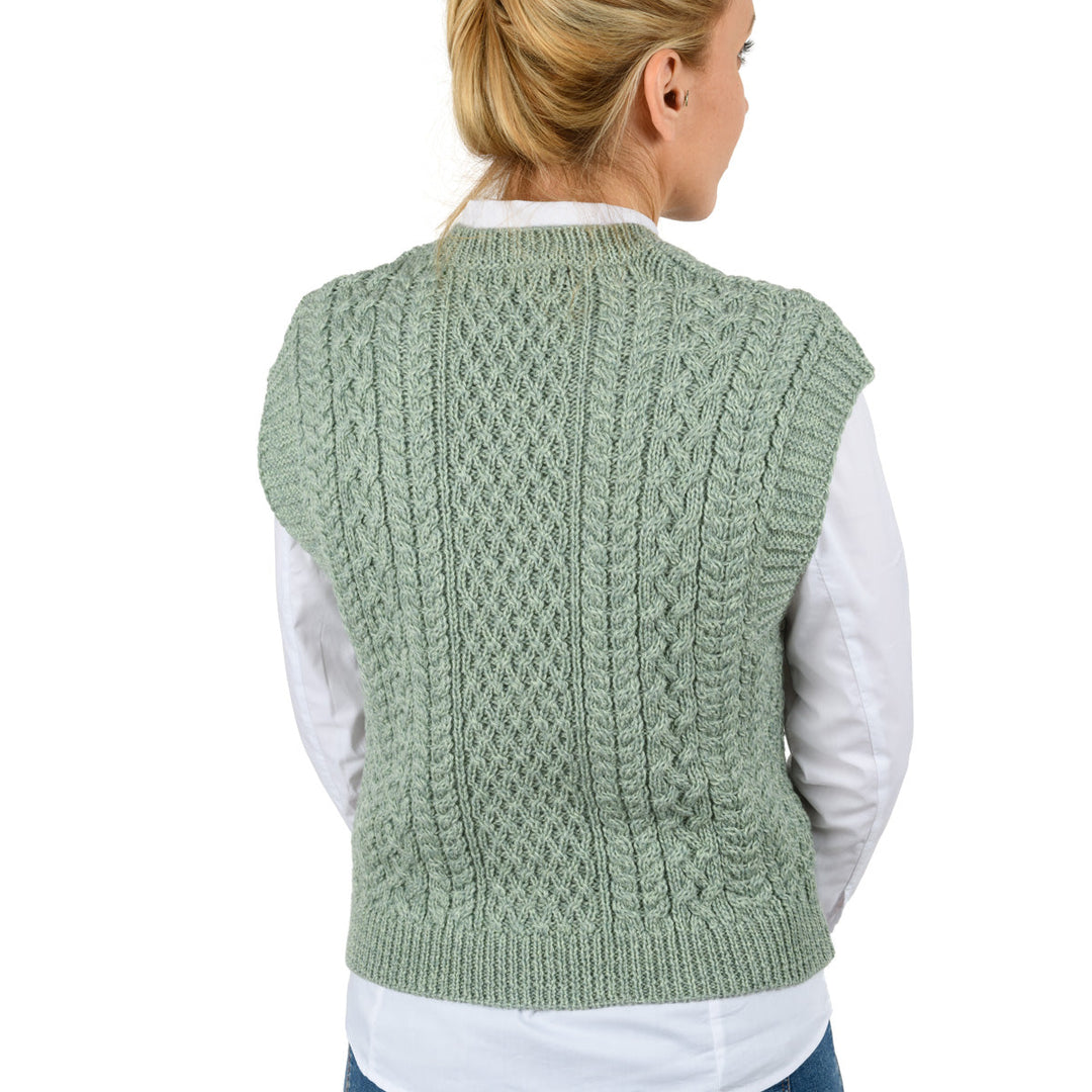 Damen Pullunder | Kurzer Strickpullunder mit Zopfmuster und weiten Armausschnitten