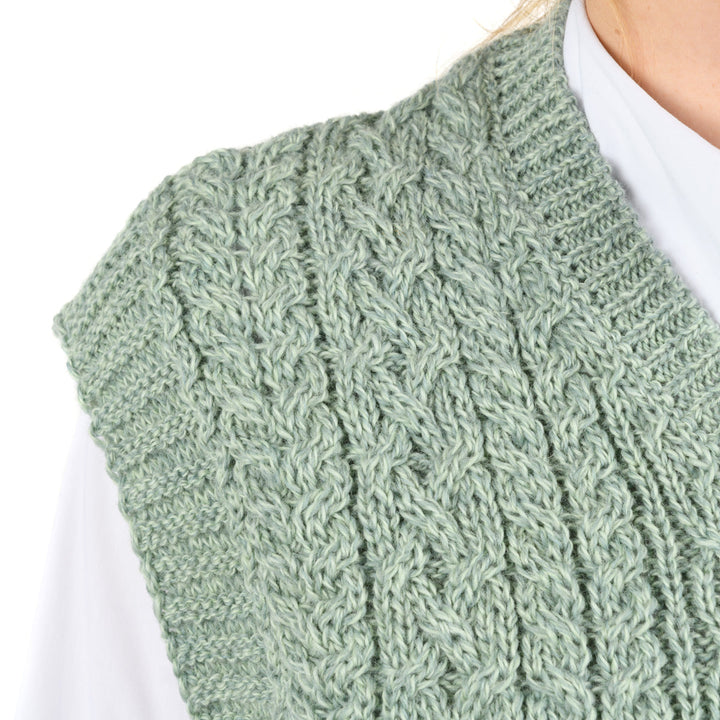 Damen Pullunder | Kurzer Strickpullunder mit Zopfmuster und weiten Armausschnitten