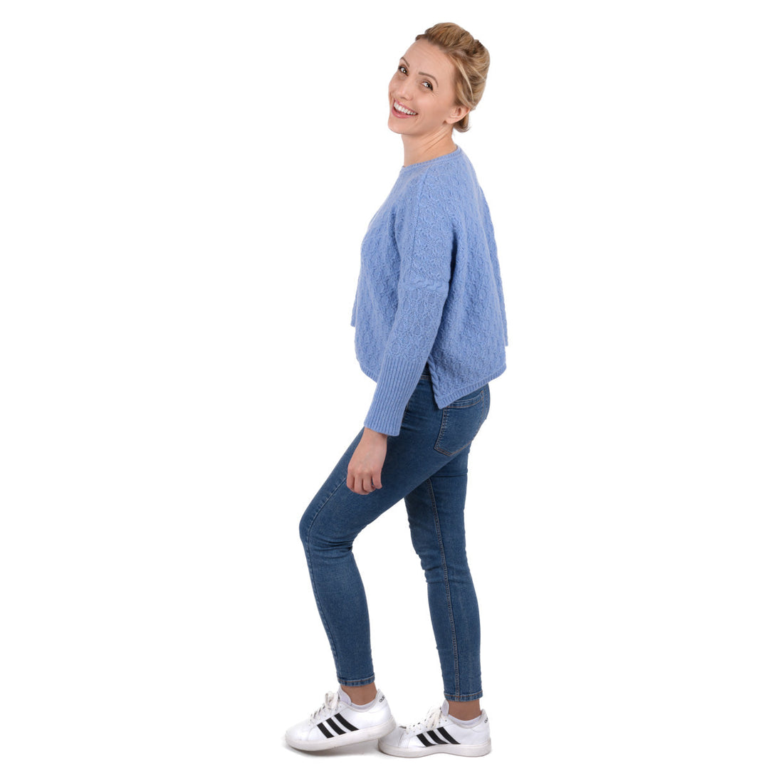 Damen Pullover | Weiter Kurzpullover mit Rundhalsausschnitt und seitlichen Schlitzen