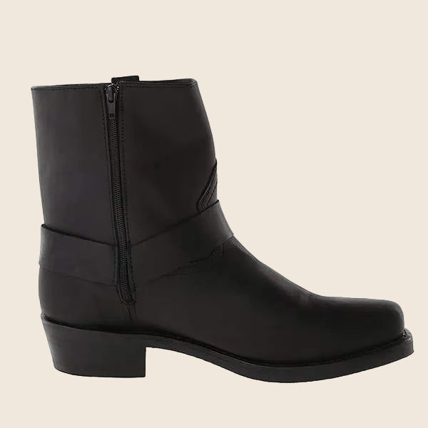 Damen Bikerstiefel aus echtem Vollnarbenleder | Mittelhohe Lederstiefel mit Zierriemen, Nieten, Gummisohle und stabilem Absatz