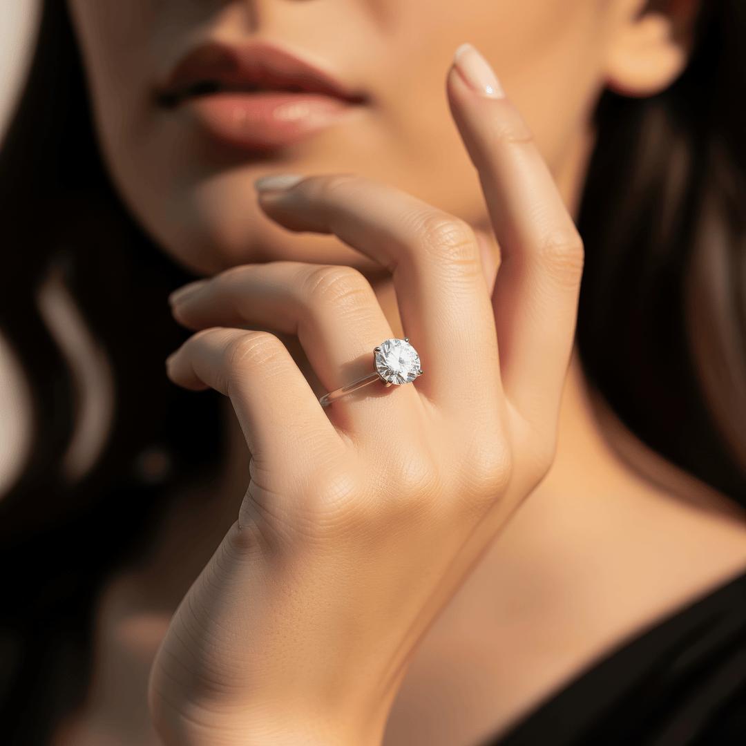 Schwebender Moissanit-Ring für Damen | Unsichtbares Nylonband mit 1 oder 2 Karat Moissanit | Leicht, elegant &amp; funkelnd