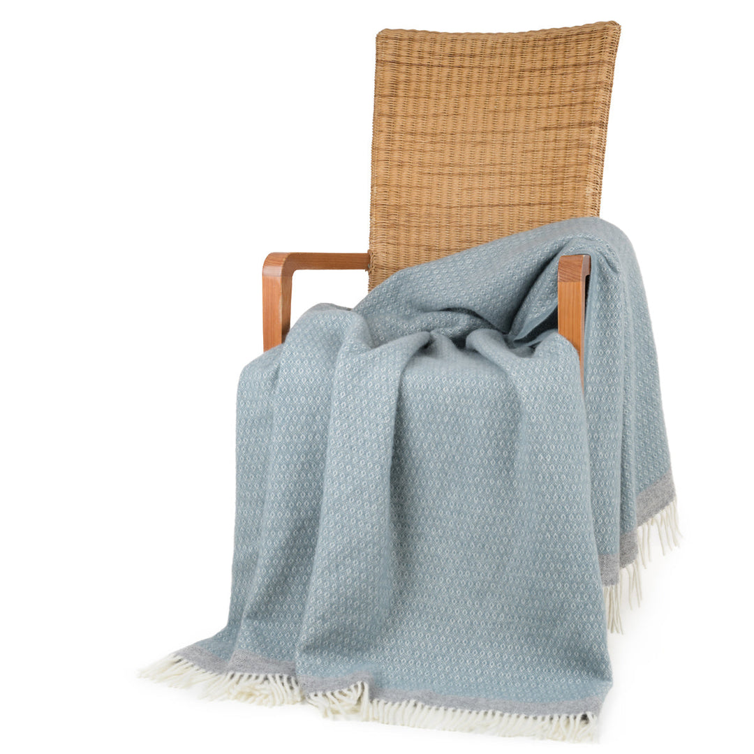 Wolldecke | Weiche Bio-Lammwolldecke mit Fransen und feinem Muster für Sofa und Bett