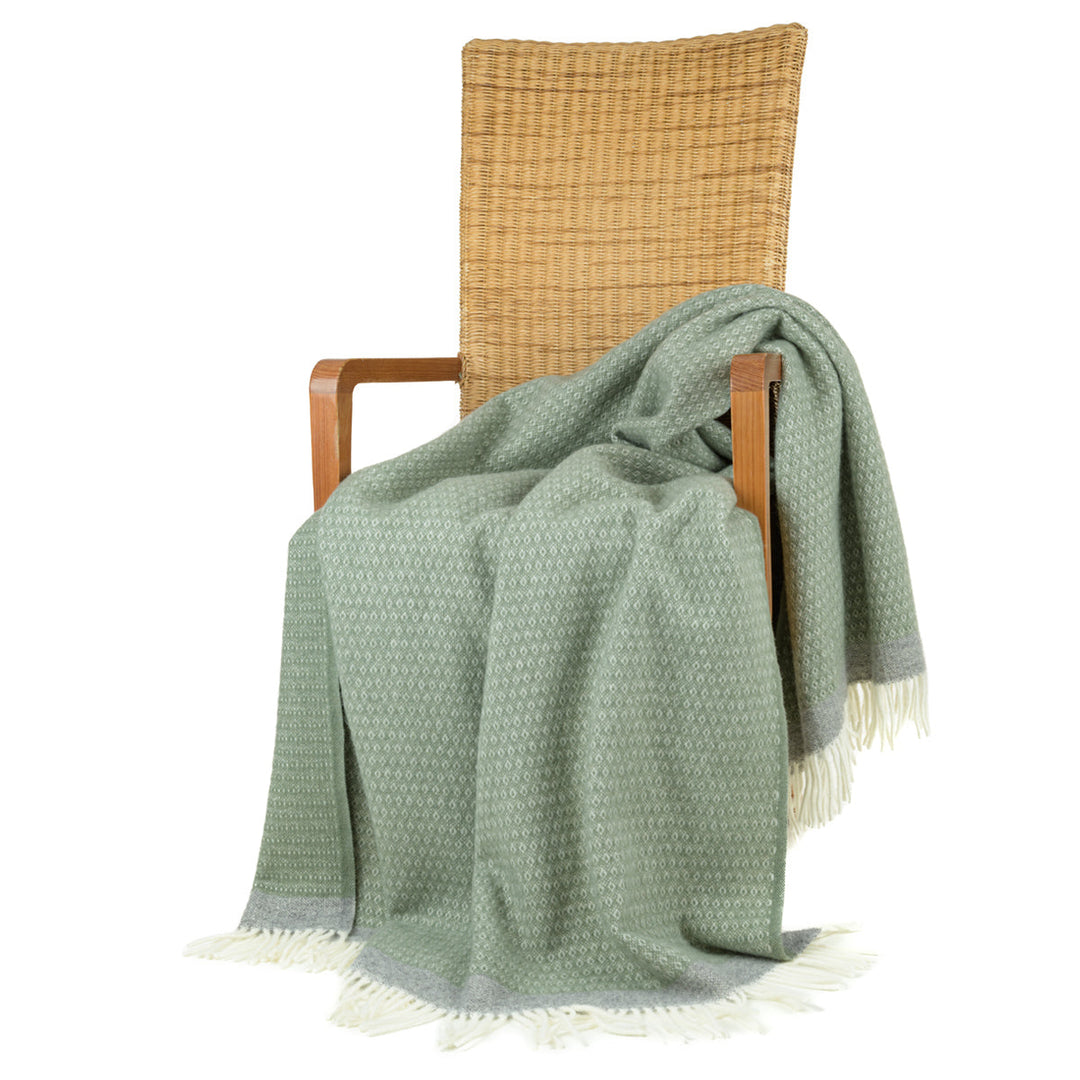 Wolldecke | Weiche Bio-Lammwolldecke mit Fransen und feinem Muster für Sofa und Bett