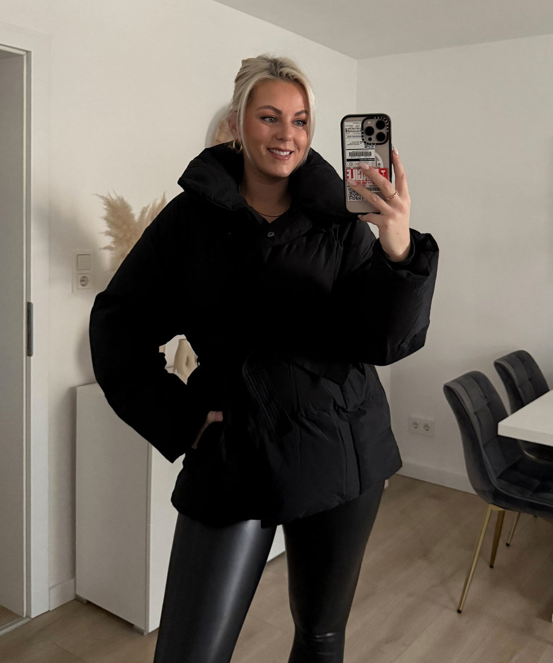 Damen Winterjacke | Kurze Steppjacke mit Gürtel &amp; warmem Futter