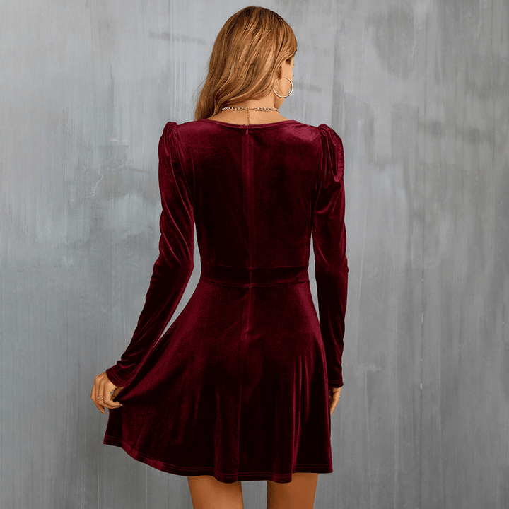 Damen Samtkleid | Elegantes Glockenkleid mit V-Ausschnitt, schwingendem Rock und femininer Silhouette für festliche Anlässe