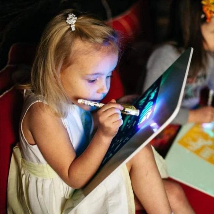 GlowingSketch™ Creativity shines bright