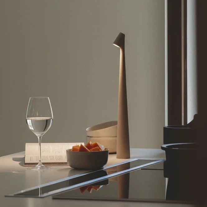 LED Tischlampe | Wiederaufladbar mit 2700K Warmweiß und 3 Helligkeitsstufen