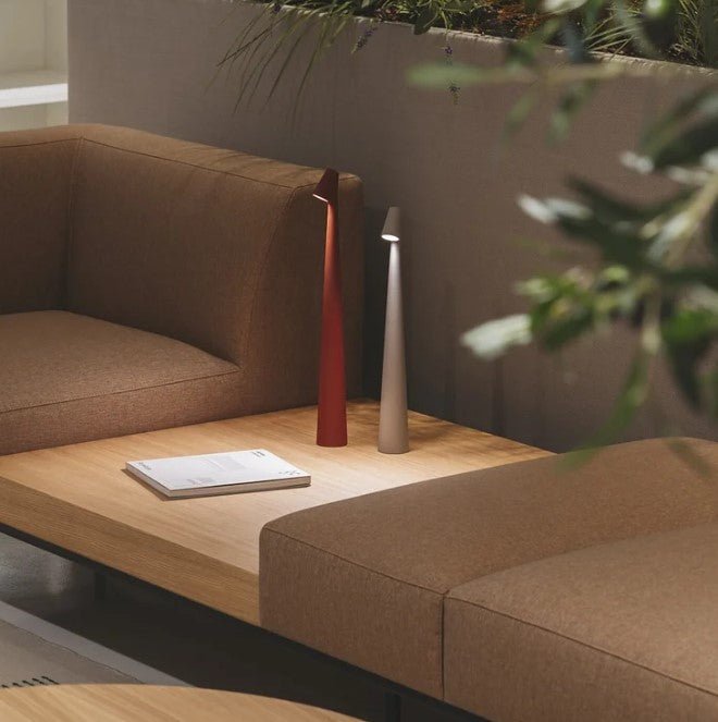 LED Tischlampe | Wiederaufladbar mit 2700K Warmweiß und 3 Helligkeitsstufen