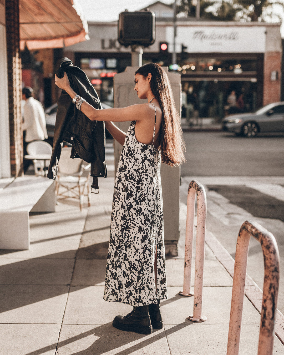 Damen Slipkleid mit Dalmatiner-Print | Fließendes Maxikleid mit V-Ausschnitt | Verstellbare Träger